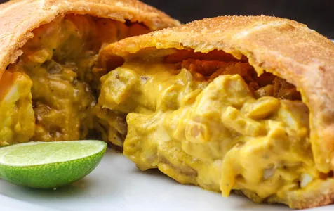 Empanada de Ají de Gallina